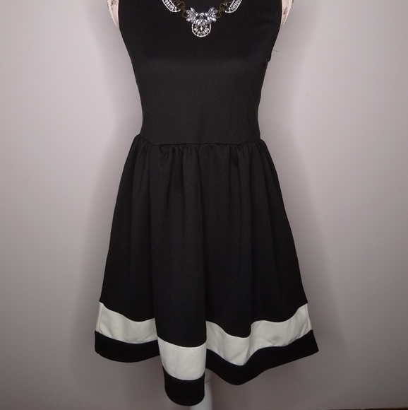 Black White Dress White Color Block Stripe Flare - Picture 5 of 14